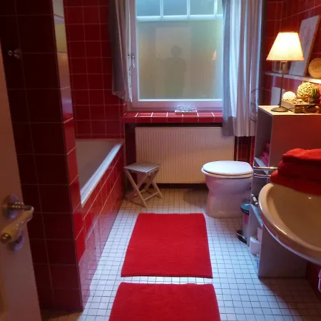 - Landhaus-traum Bed & Breakfast *